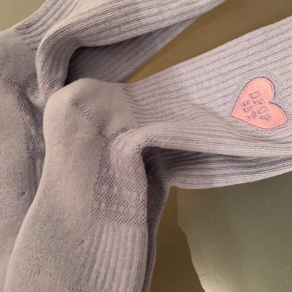 BNWT LOT OF 2 GYMSHARK SOCKS LIMITED EDITION LUXURY EMBROIDED SOCKS SZ SMALL - Picture 2 of 5